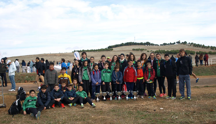 Exitosa participación de las Escuelas Deportivas de Atletismo en el Campeonato Provincial de Cross