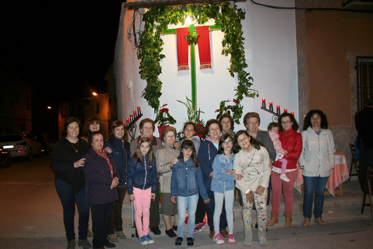 Las Cruces de Mayo Membrilla, solidarias con los niños con cáncer de Castilla-la Mancha Las cruces de Membrilla, solidarias con los niños con cáncer de Castilla-la Mancha