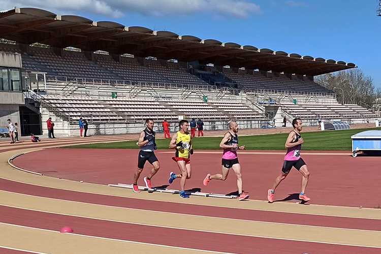 El C.G. Virgen del Espino Membrilla Atletismo obtiene un gran resultado en el Campeonato Regional de Fondo en Pista