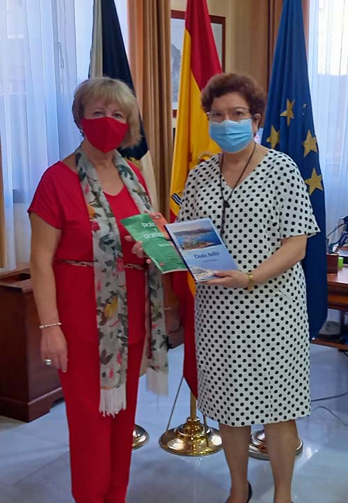 Con la Delegada del Gobierno en Ceuta, Salvadora Mateos.