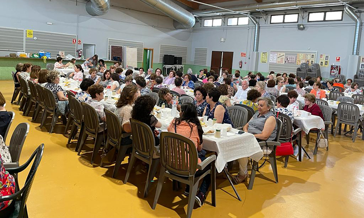 Las Amas de Casa de Membrilla celebran su fin de curso con 150 asociadas