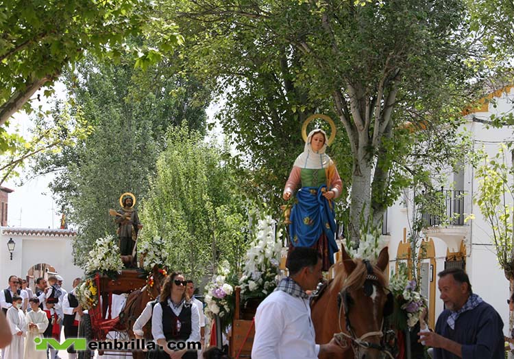 Membrilla se vuelca con su Romería de San Isidro tras dos años de ausencia y acoge la nueva talla de santa María de la Cabeza