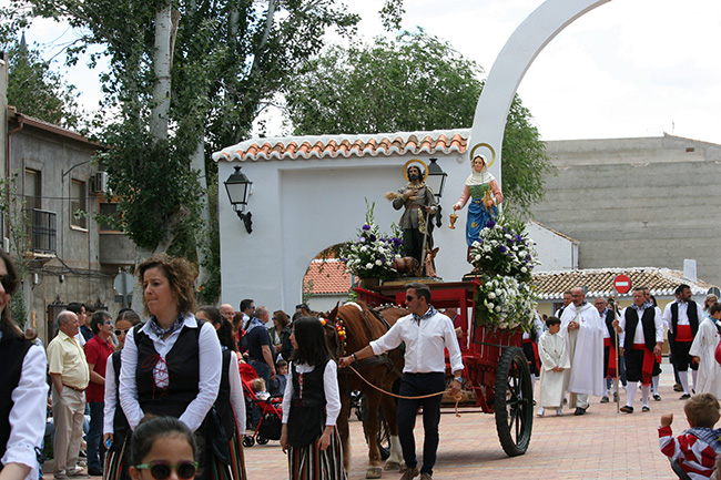 Intensa romería de San Isidro en Membrilla para festejar a un hombre de fe, de trabajo y de familia