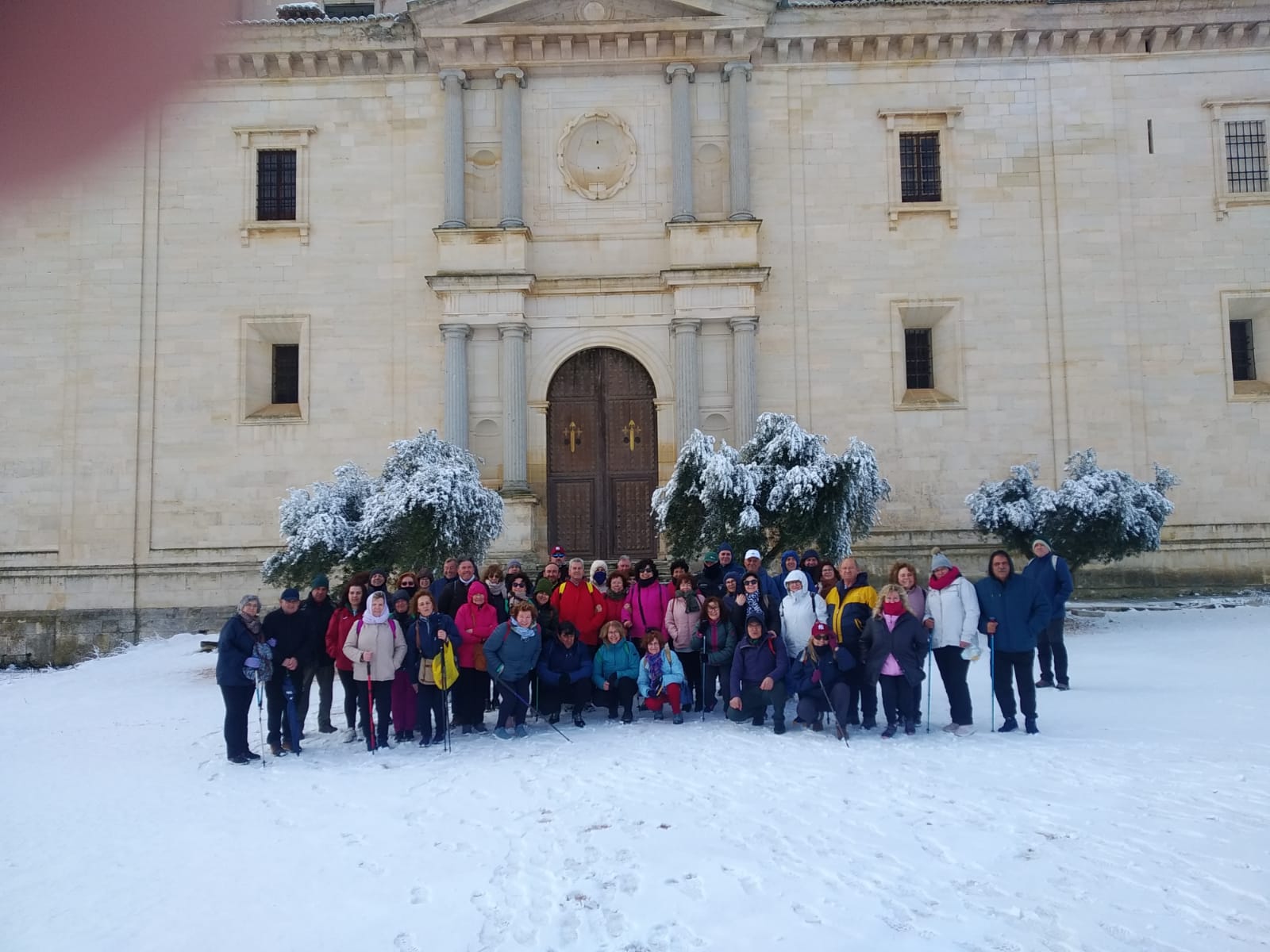 Las Amas de Casa conocen el “Escorial de La Mancha” entre nieve