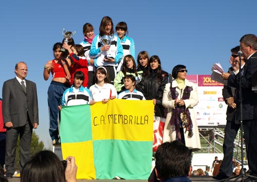 Equipo cadete femenino campeón.-C.A.